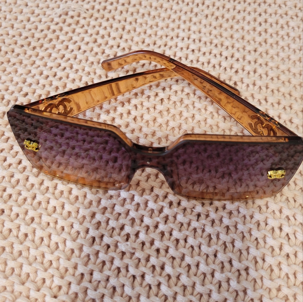 Woman's Sunglasses